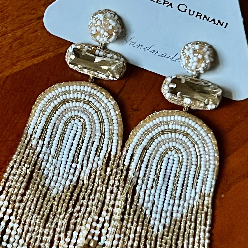 🌺🎉HP🎉🌺 NWT Deepa Gurnani Luxe Beaded Fringe Chandeliers - Picture 5 of 16